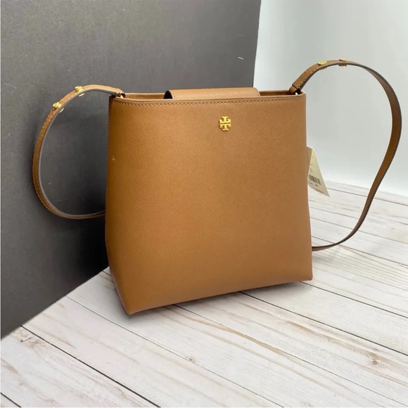 Tory Burch Handbags - Tory Burch Emerson Bucket Bag Crossbody